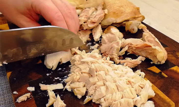 Необычный обед, который долго не надоест: в основе курица и лаваш