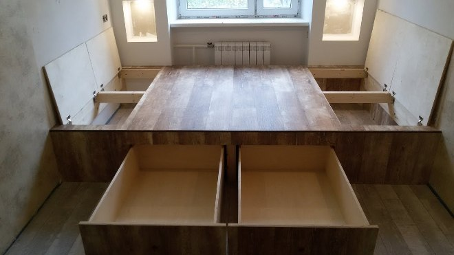 Комната с подиумом: несколько секретов по обустройству (67 фото)