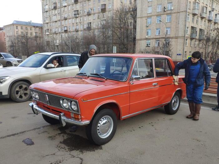 "Копейка" рубль бержёт? Сколько бы сегодня стоили легенды советского автопрома?