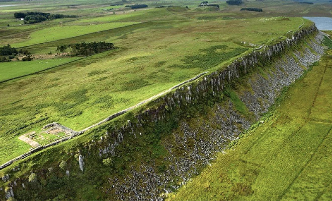 800 лет назад за Волгой построили стену длиной 2500 километров и историки спорят, кто прятался за ней