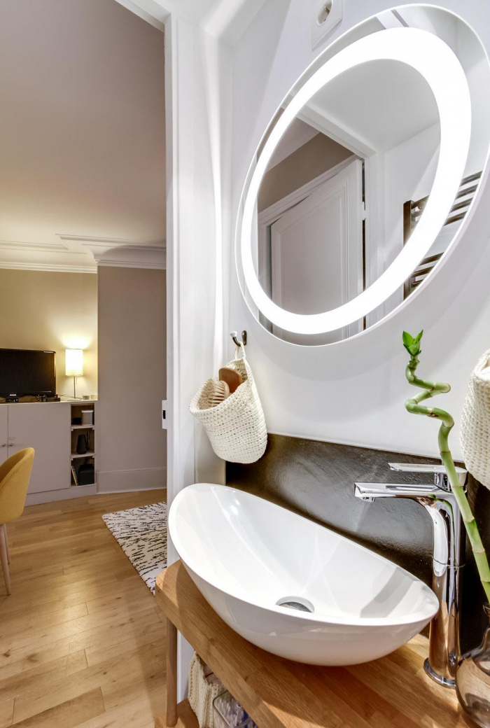 Как обустроить однокомнатную квартиру: планировка, отделка, цвет, свет (64 фото)