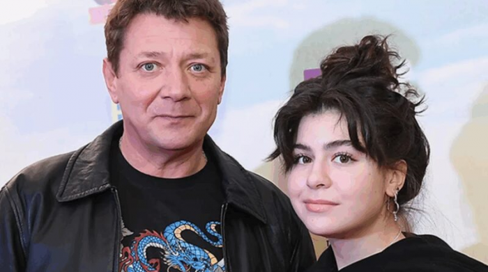 «Она обошла свою мать»: как сложились судьбы дочерей 8 знаменитых актеров, рожденных в 2000-е