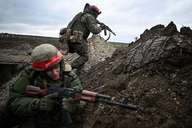 «Мы начинаем продвигаться быстрее» Военный ...итик Василий Кашин — об итогах 2025 года в зоне СВО и будущем переговоров по Украине