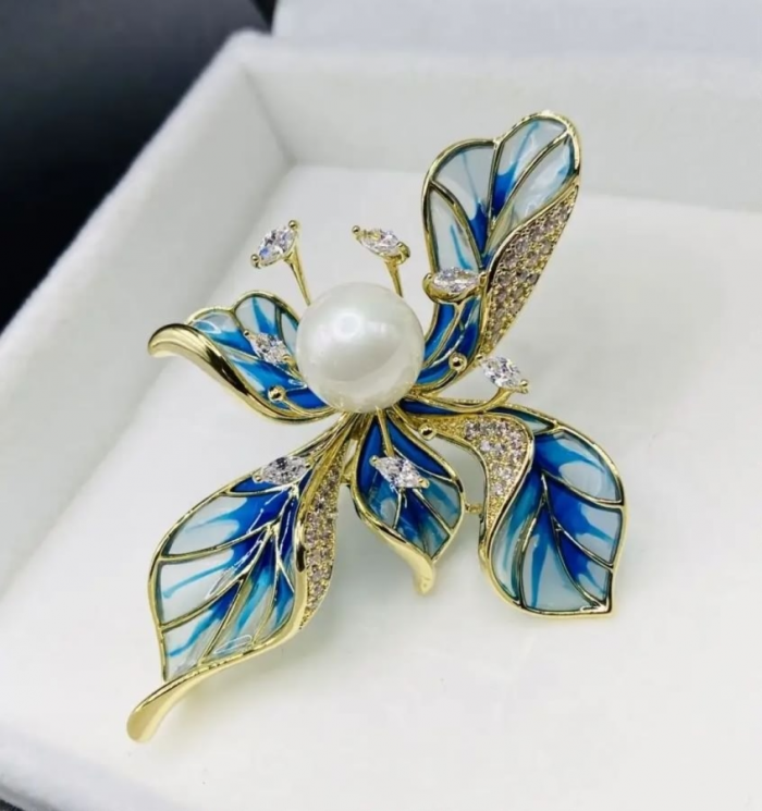 Украшения с цветами на 8 Марта