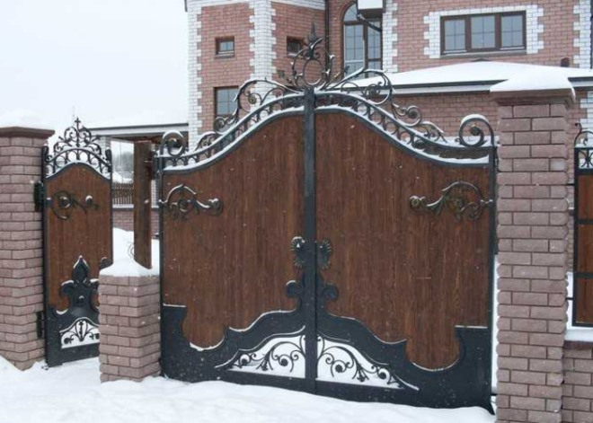 Ворота для частного дома: как выбрать эффектную защиту? (38 фото)