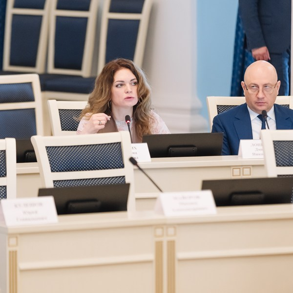 Аркадий Фомин призвал синхронизировать ремонт дорог и обустройство съездов в Рязанской области