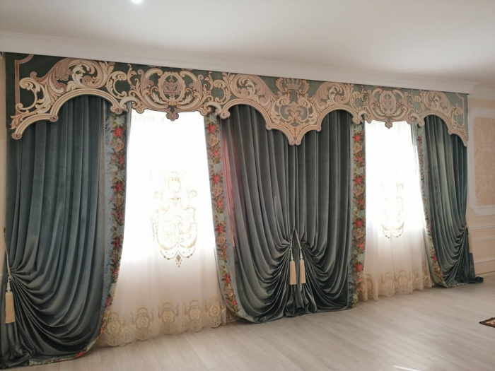 Шторы в гостиную с ламбрекенами — идеи для интерьера, рекомендации