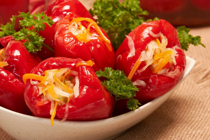 Маринованный перец с капустой и морковью на зиму: лучший рецепт хрустящей закуски