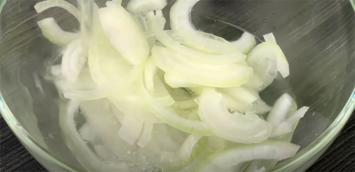 Свекольный салат про запас. Закрываем в банки в любое время года, а потом просто ставим на стол