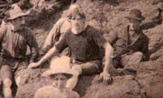 5 фото, на которых люди заметили подтверждение путешествий во времени