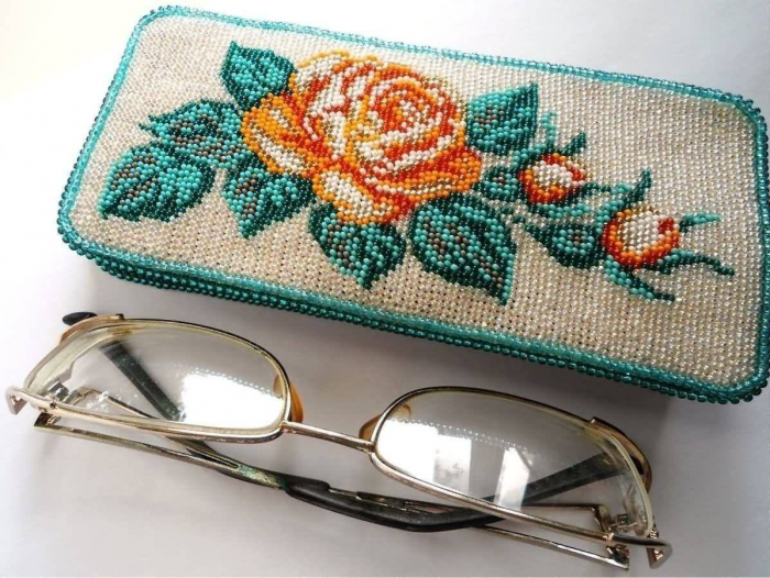 Что подарить на 8 марта: идеи подарков для близких женщин