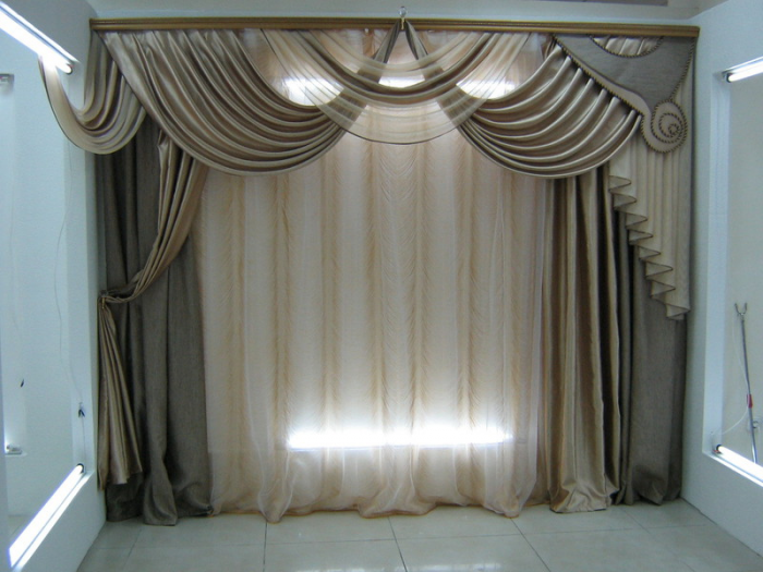 Шторы в гостиную с ламбрекенами — идеи для интерьера, рекомендации