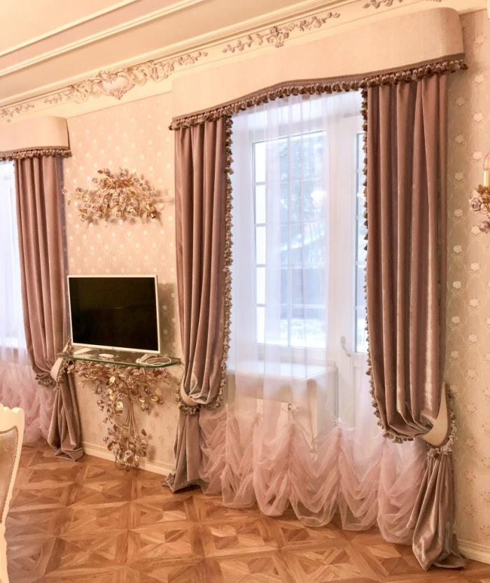 Шторы в гостиную с ламбрекенами — идеи для интерьера, рекомендации