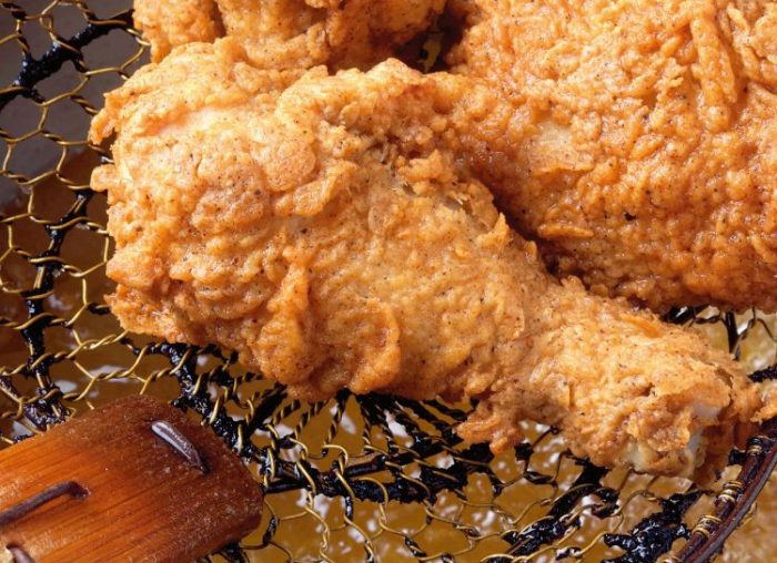 Сколько жарить курицу в кипящем масле, чтобы не пересушить и не оставить сырой