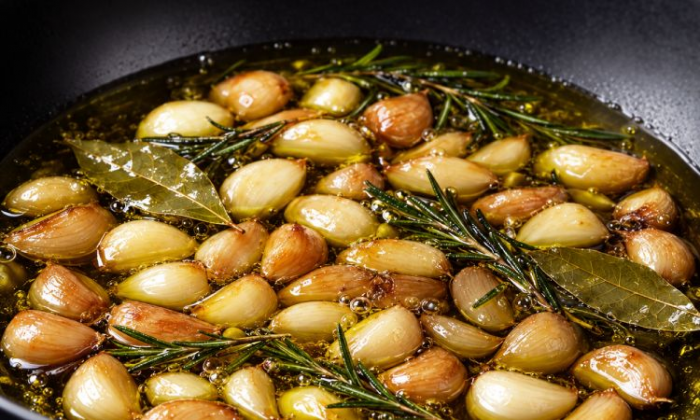 7 продуктов, которые лучше начинать готовить на холодной сковороде