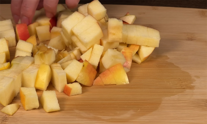 Шикарный десерт без муки и сахара: только овсянка, морковь и яблоко