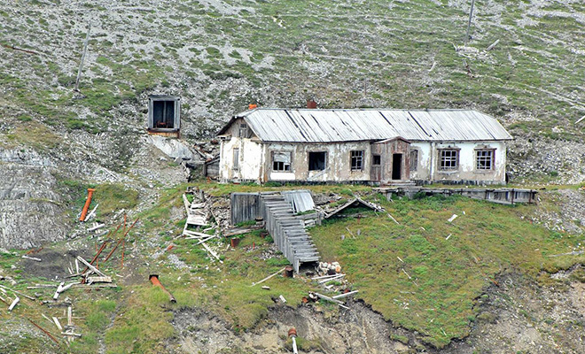 В 1958 году жители Наукана неожиданно покинули город: единственное место в СССР, с которого видно территорию США