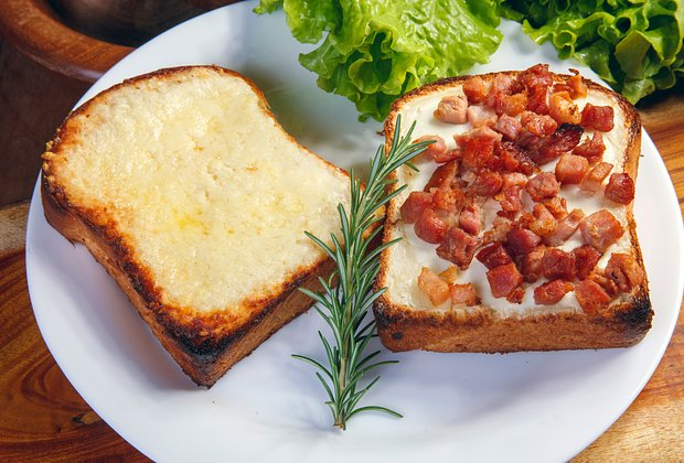 Как приготовить гренки с яйцом? 14 быстрых и вкусных рецептов