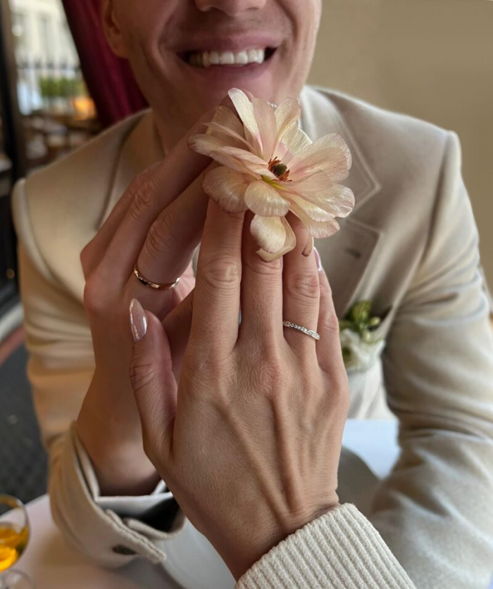 Тайные свадьбы и миллионные траты: звёздные браки, потрясшие 2025 год