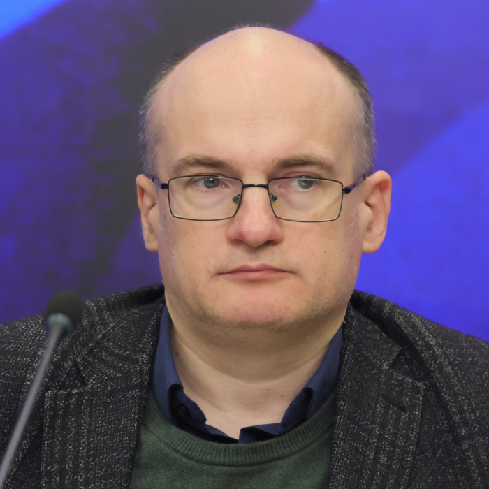 «Мы начинаем продвигаться быстрее» Военный ...итик Василий Кашин — об итогах 2025 года в зоне СВО и будущем переговоров по Украине