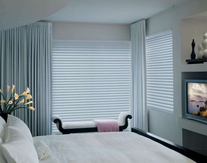 Жалюзи в спальню: фото, разновидности, материалы и цвета (55 фото)