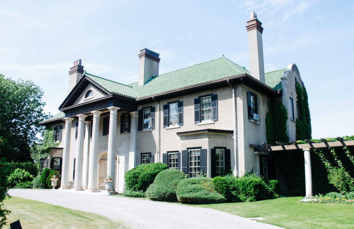 Сколько стоят самые дорогие дома из кино