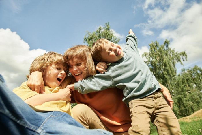 Кто такие сводные братья и сестры: объясняем простыми словами