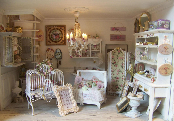 Декупаж мебели своими руками: виды техники и подбор идей для реставрации (26 фото)