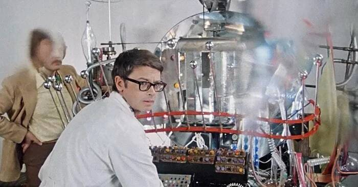 Как создавали культовый реквизит — машину времени — для фильма «Иван Васильевич меняет профессию»