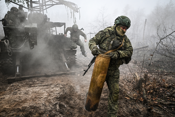 «Мы начинаем продвигаться быстрее» Военный аналитик Василий Кашин — об итогах 2025 года в зоне СВО и будущем переговоров по Украине