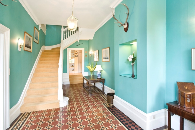 Прихожая в частном доме: стиль, цвет, отделка, мебель, идеи декора (96 фото)
