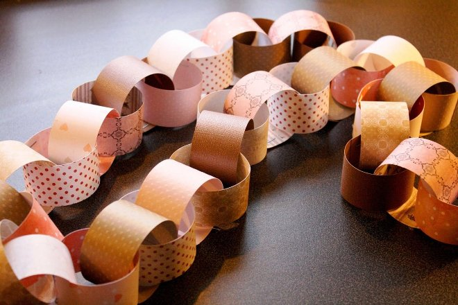 Поделки из бумаги на Новый год: как создать праздничный декор своими руками (80 фото)