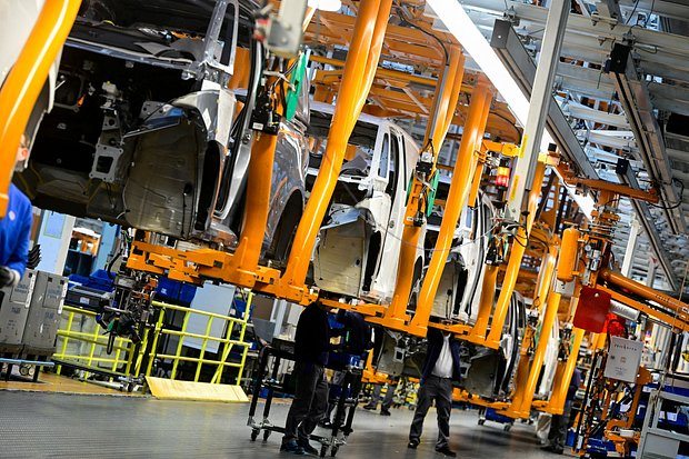 Volkswagen готов сократить до 100 тысяч сотрудников и закрыть четыре завода. Что происходит с главным символом немецкого автопрома?
