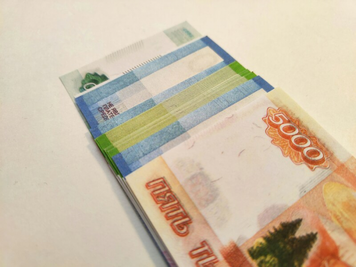 Реальный эффективный курс рубля вырос на 0,3% в июне