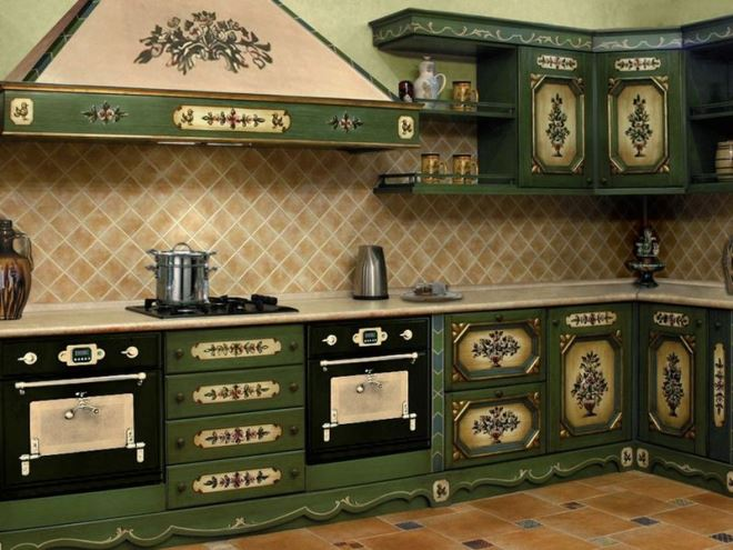 Кухни из массива дерева: разнообразие материалов и декора мебели (75 фото)