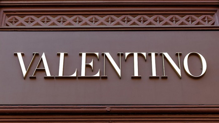 Бренд Valentino зарегистрировал в России товарные знаки названия и логотипа