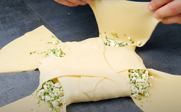 Взяли лист теста и сделали 3 вида разной выпечки за минуты: лепешки, хычины и плацинды