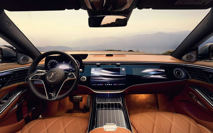 ИИ, мотор V12: представлен обновленный Mercedes-Maybach S-класса