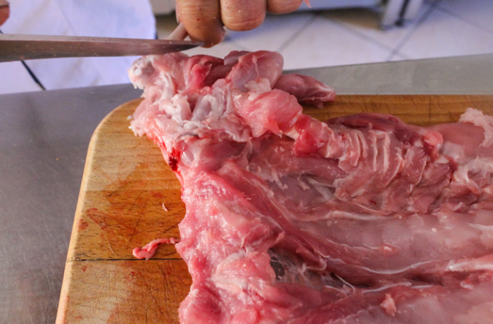 Как удалить из кролика все кости, сохранив цельной тушку