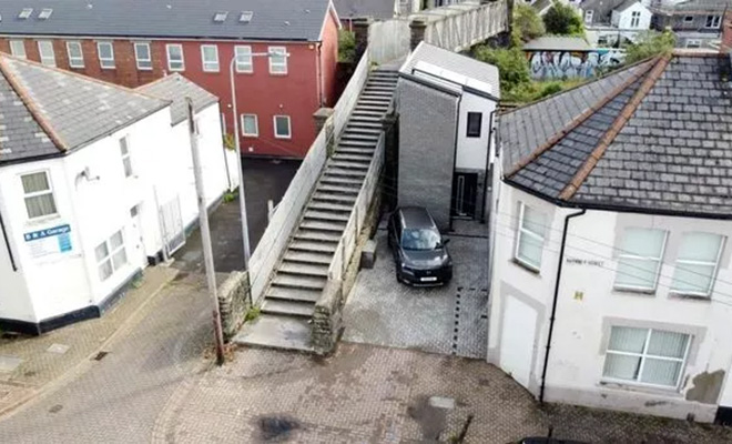 Семья показала, как устроен их быт в доме шириной 3 метра