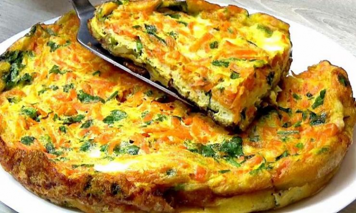 Быстрый пирог на сковороде на каждый день. В основе картофель, а делать всего 14 минут