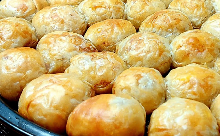 Восточная беби-самса на один укус. Мяса минимум, но это не заметно и сока море