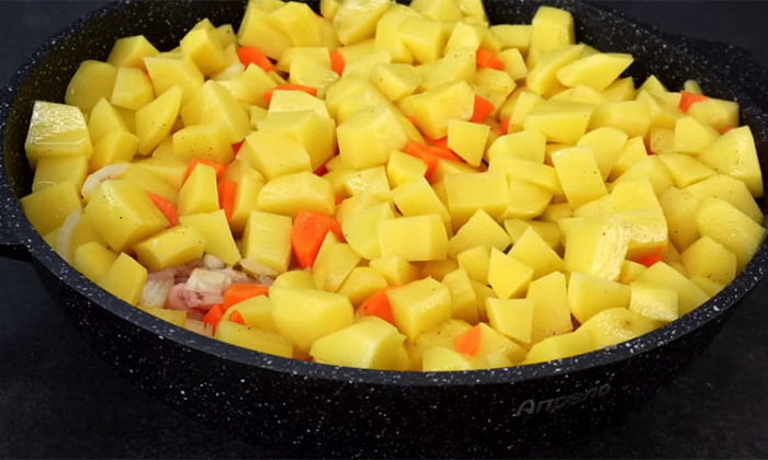 Картофель больше не жарьте. Лучший способ приготовить нежнейший ужин в духовке