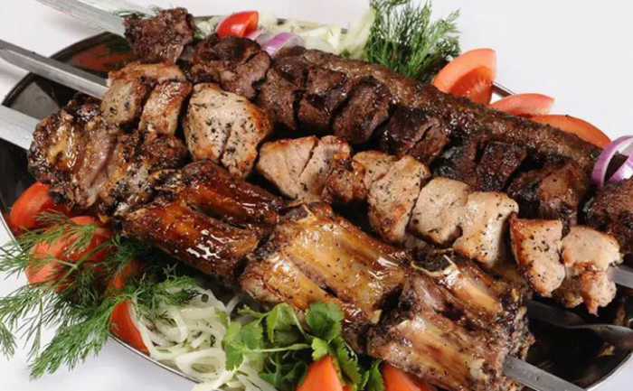 Цыганский шашлык, самый мягкий и сочный. Даже ереванский не такой нежный