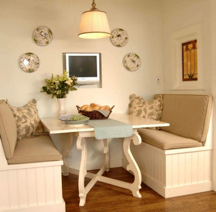 Диван на кухню: нюансы выбора мебели для комнат разных площадей и стилей (62 фото)