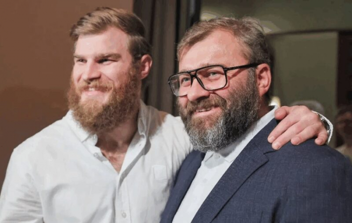 «Ей не место в моей семье!»: как сложились судьбы внебрачных детей звезд, которых отцы признали спустя годы