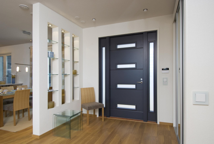 Выбираем идеальную входную дверь для домашнего интерьера (22 фото)