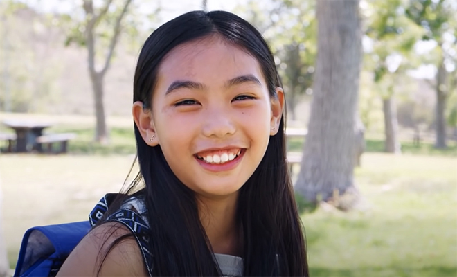 Мужчина помог с учебой незнакомой бедной девочке. Он еще не знал, что через 12 лет поступок спасет ему жизнь