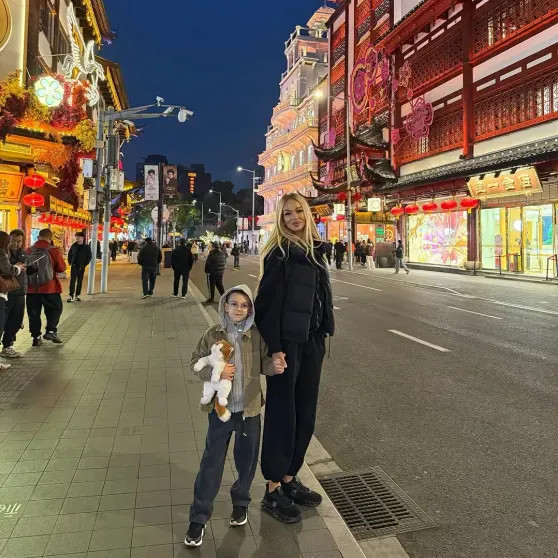 "Мы все им восхищаемся". Виктория Лопырёва рассказала о способностях сына-билингва