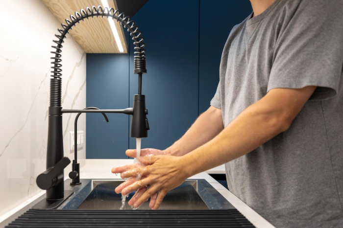 Как отмыть матовые фасады кухни: 2 проверенных и безопасных способа